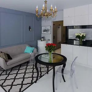 Charming In The Center Киев